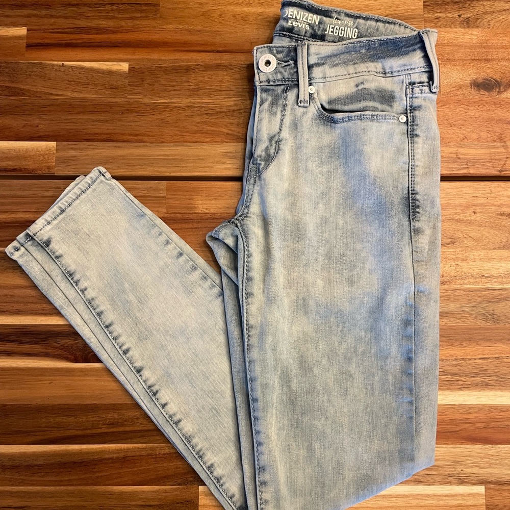 Denizen from Levi's Light Blue Jeggings